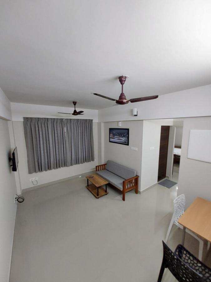 Hotel Mannat Residence Тривандрум Экстерьер фото