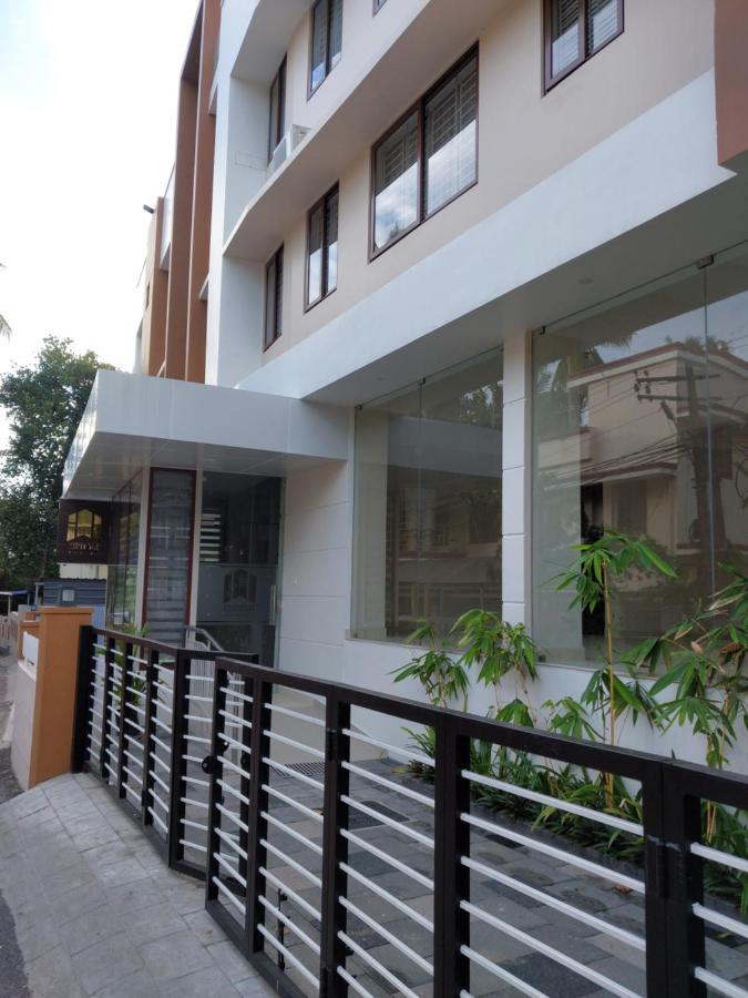 Hotel Mannat Residence Тривандрум Экстерьер фото